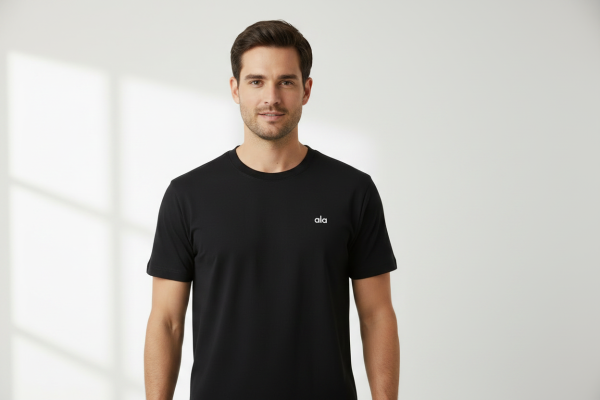 ala Essential T-Shirt in Black